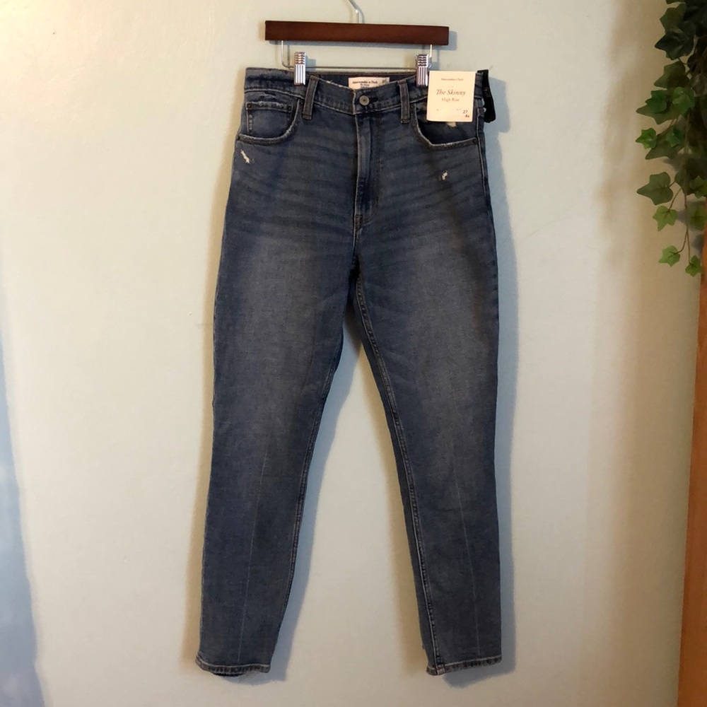 Abercrombie and Fitch The Skinny High Rise Jeans Size 27/4R